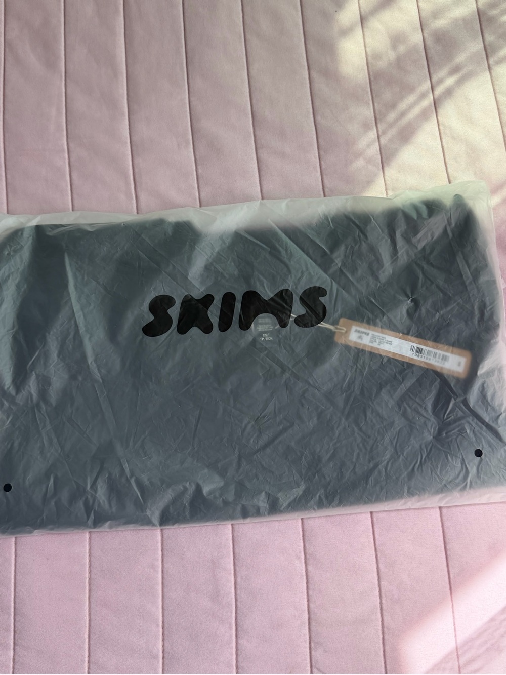 SKIMS women’s T-shirt size XS new